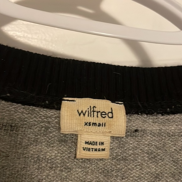 Grey Wilfred v-neck long sleeve with slits up the sides - Picture 2 of 3